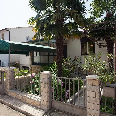 Apartment Apartman Adria *